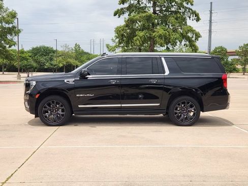 Used 2023 GMC Yukon XL Denali w/ Max Trailering Package AWD/4WD image 4