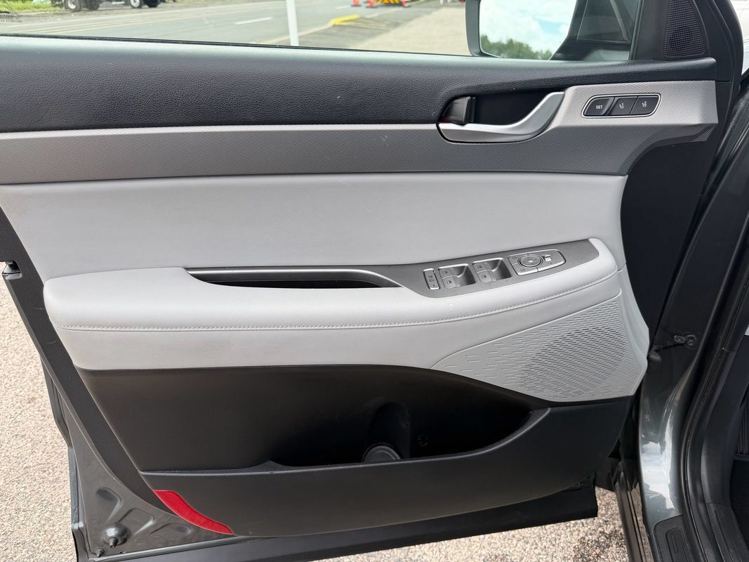 Used 2022 Hyundai Palisade SEL w/ 8P Bench Seat Package AWD/4WD image 9