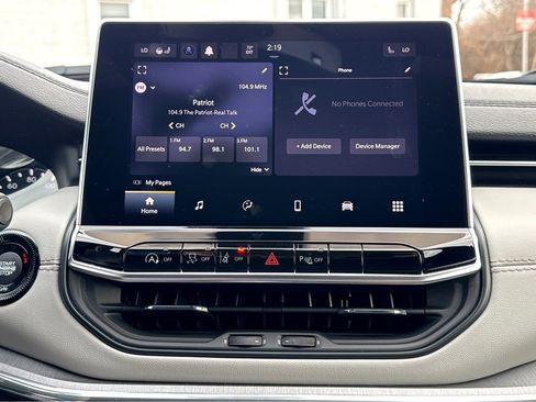 Used 2024 Jeep Compass Limited image 21