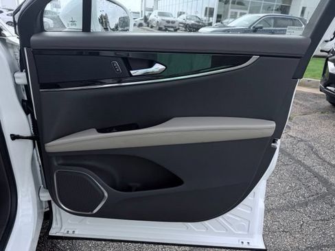 Certified 2023 Lincoln Nautilus AWD w/ Premium Package image 16