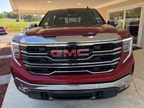 New 2025 GMC Sierra 1500 SLT w/ SLT Premium Package image 12