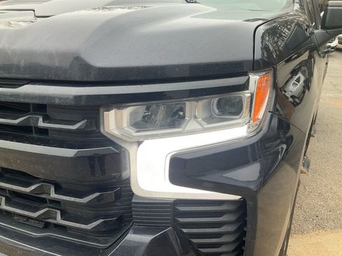 Used 2024 Chevrolet Silverado 1500 LT Trail Boss w/ Convenience Package II image 9