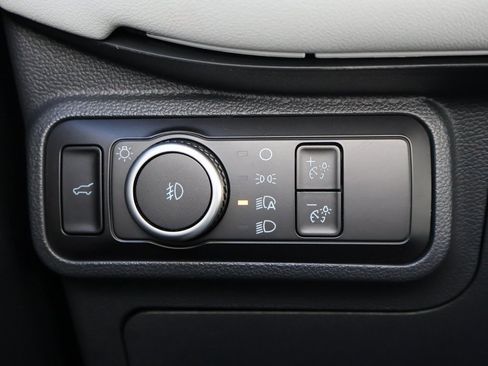 Certified 2025 Ford Explorer Platinum w/ LUX Leather Package image 33