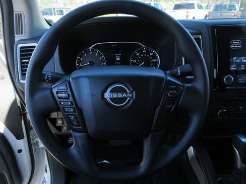 Used 2024 Nissan Frontier SV image 13