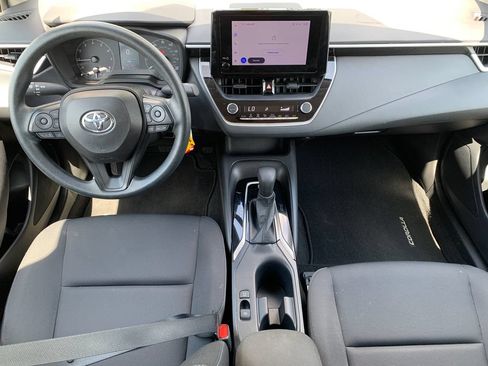 Used 2025 Toyota Corolla LE FWD image 12