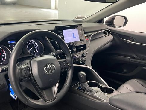 Used 2024 Toyota Camry SE FWD image 8