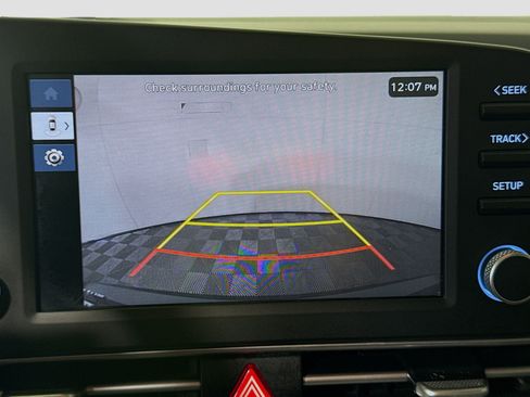 Used 2025 Hyundai Elantra SE FWD image 19