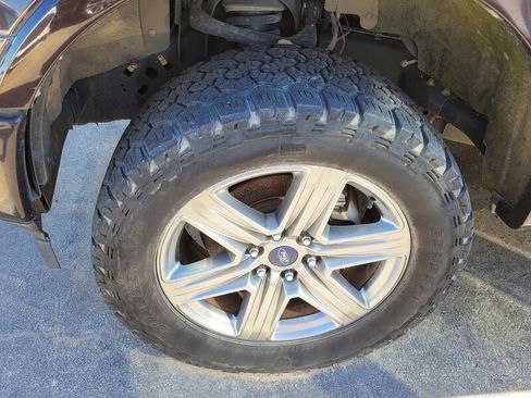 Used 2018 Ford F150 XLT w/ Equipment Group 302A Luxury image 5