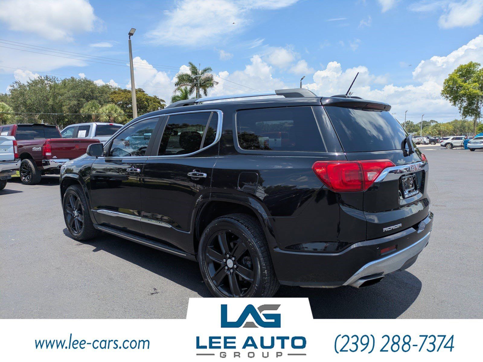Used 2017 GMC Acadia Denali w/ Technology Package FWD image 5