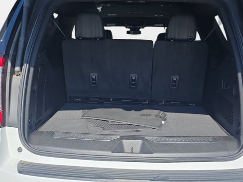 Used 2024 GMC Yukon XL Denali AWD/4WD image 12