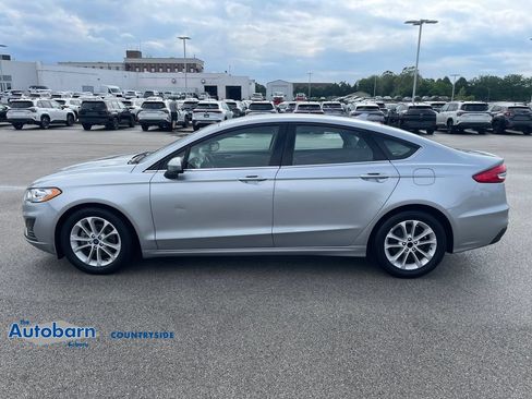 Used 2020 Ford Fusion SE FWD image 2