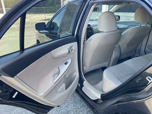 Used 2013 Toyota Corolla LE image 15