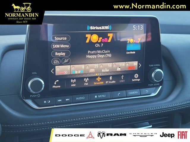 Used 2025 Nissan Rogue SV AWD/4WD image 9