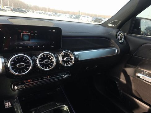 Used 2020 Mercedes-Benz GLB 250 image 6