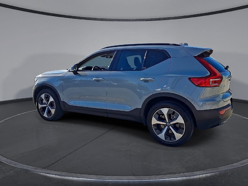 Certified 2026 Volvo XC40 B5 Plus AWD/4WD image 9