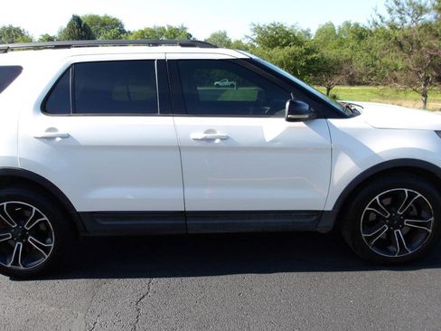Used 2015 Ford Explorer Sport w/ Equipment Group 401A AWD/4WD image 41