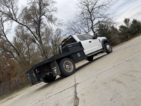 Used 2019 Ford F550 4x4 SuperCab Super Duty image 3
