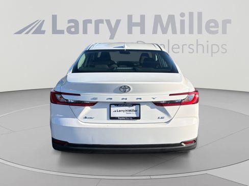 Used 2025 Toyota Camry LE FWD image 4