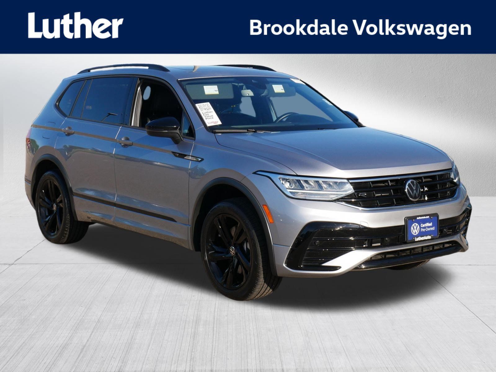 Certified 2024 Volkswagen Tiguan SE R-Line AWD/4WD image 1