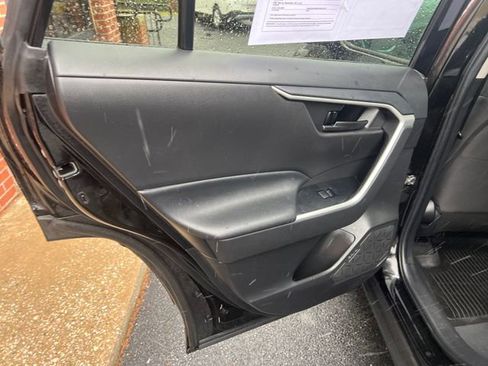 Used 2022 Toyota RAV4 LE image 20