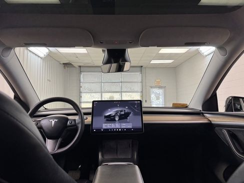 Used 2023 Tesla Model Y Long Range image 22