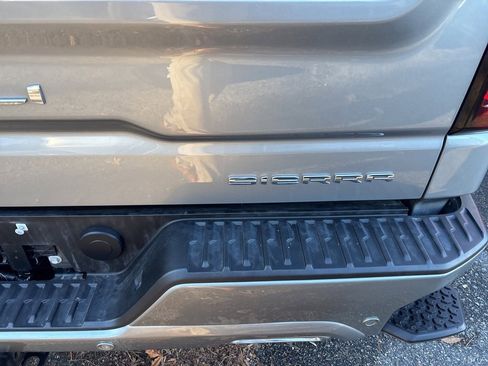 Used 2024 GMC Sierra 1500 Denali image 6