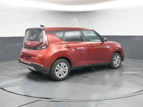 Used 2025 Kia Soul LX image 5