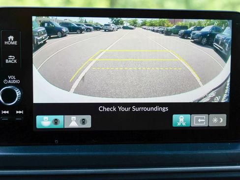 Used 2025 Honda Pilot Elite image 60