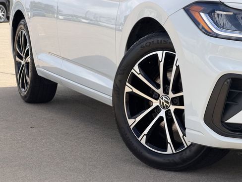 Used 2025 Volkswagen Jetta Sport FWD image 11