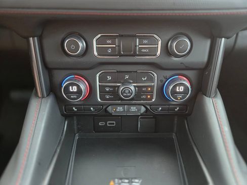 Used 2023 Chevrolet Suburban RST w/ Luxury Package RWD image 27