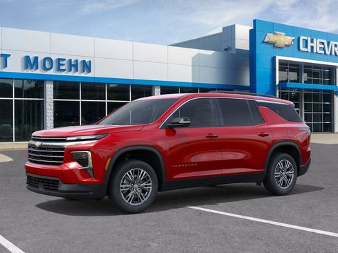 New 2026 Chevrolet Traverse LT w/ Driver Confidence Package AWD/4WD image 2
