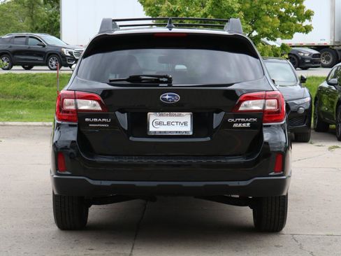 Used 2016 Subaru Outback 2.5i Limited AWD/4WD image 11