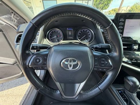 Used 2021 Toyota Camry SE FWD image 11