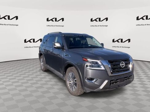 Used 2023 Nissan Armada SL w/ Captain's Chairs Package image 2