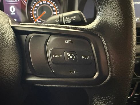 Used 2025 Jeep Gladiator Sport AWD/4WD image 34