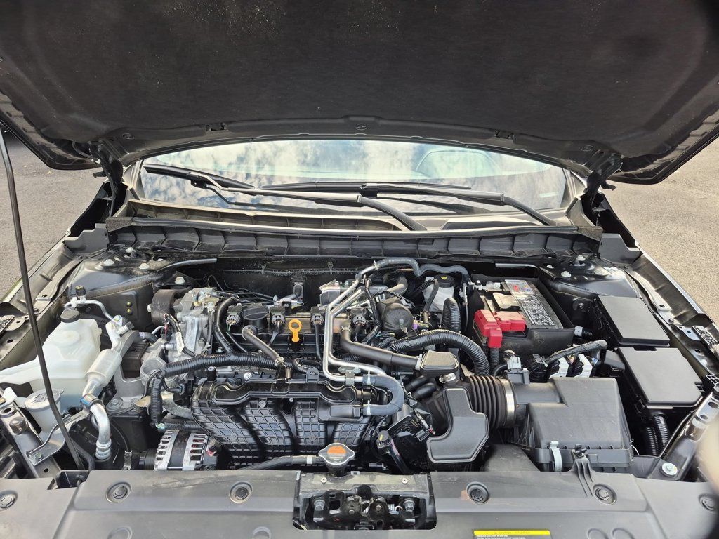 Used 2025 Nissan Altima 2.5 SR FWD image 34