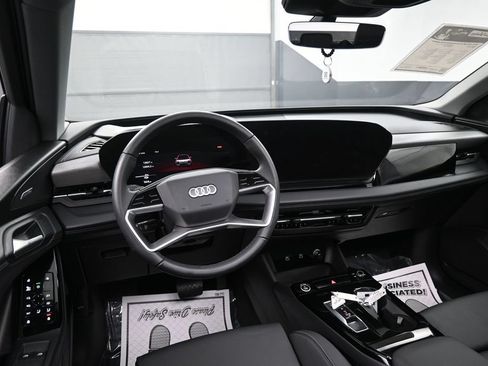 Used 2025 Audi Q6 e-tron Premium Plus w/ Premium Plus AWD/4WD image 24