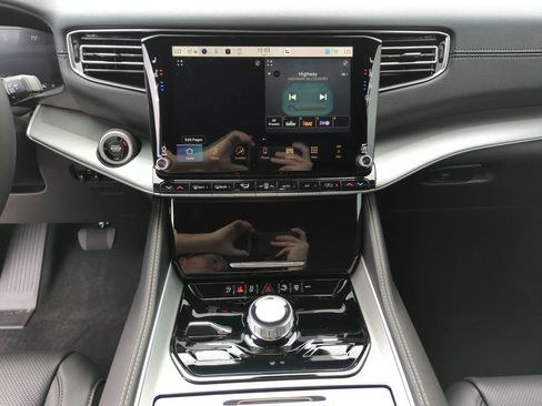 New 2026 Jeep Grand Wagoneer Limited image 25