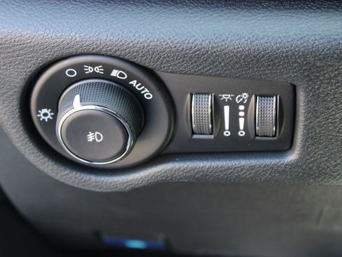 New 2026 Chrysler Pacifica Select image 31