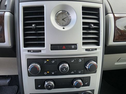 Used 2010 Chrysler Town & Country Touring Plus w/ Safetytec Group FWD image 25