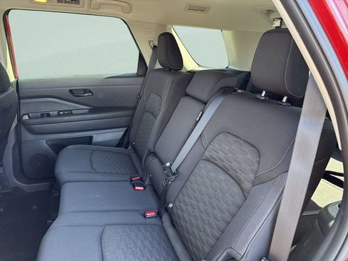 Certified 2023 Nissan Pathfinder SV FWD image 29