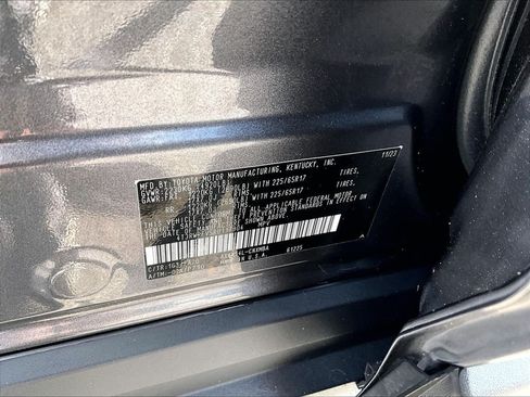 Used 2024 Toyota RAV4 XLE AWD/4WD image 36