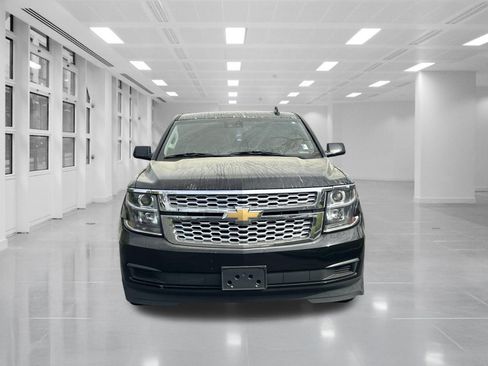 Used 2020 Chevrolet Suburban LT RWD image 2