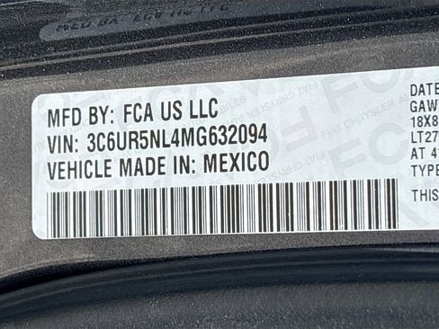 Used 2021 RAM 2500 Laramie w/ Chrome Appearance Group AWD/4WD image 34