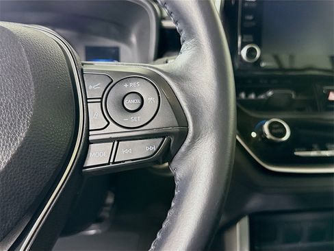 Certified 2022 Toyota Corolla Cross LE image 21