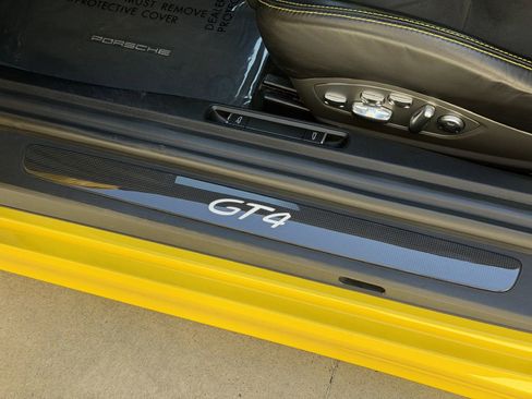 Used 2016 Porsche Cayman GT4 image 30