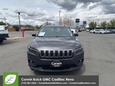 Used 2019 Jeep Cherokee Latitude Plus w/ Comfort/Convenience Group image 3