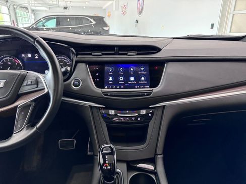 Certified 2024 Cadillac XT5 Sportv w/ Platinum Package AWD/4WD image 19