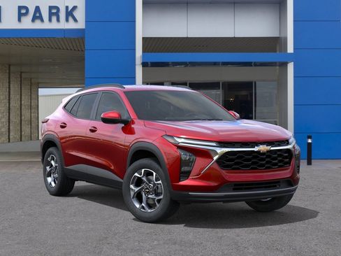 New 2026 Chevrolet Trax LT w/ LT Convenience Package FWD image 7