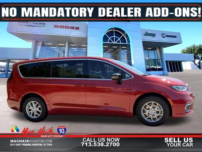 New 2026 Chrysler Pacifica Select